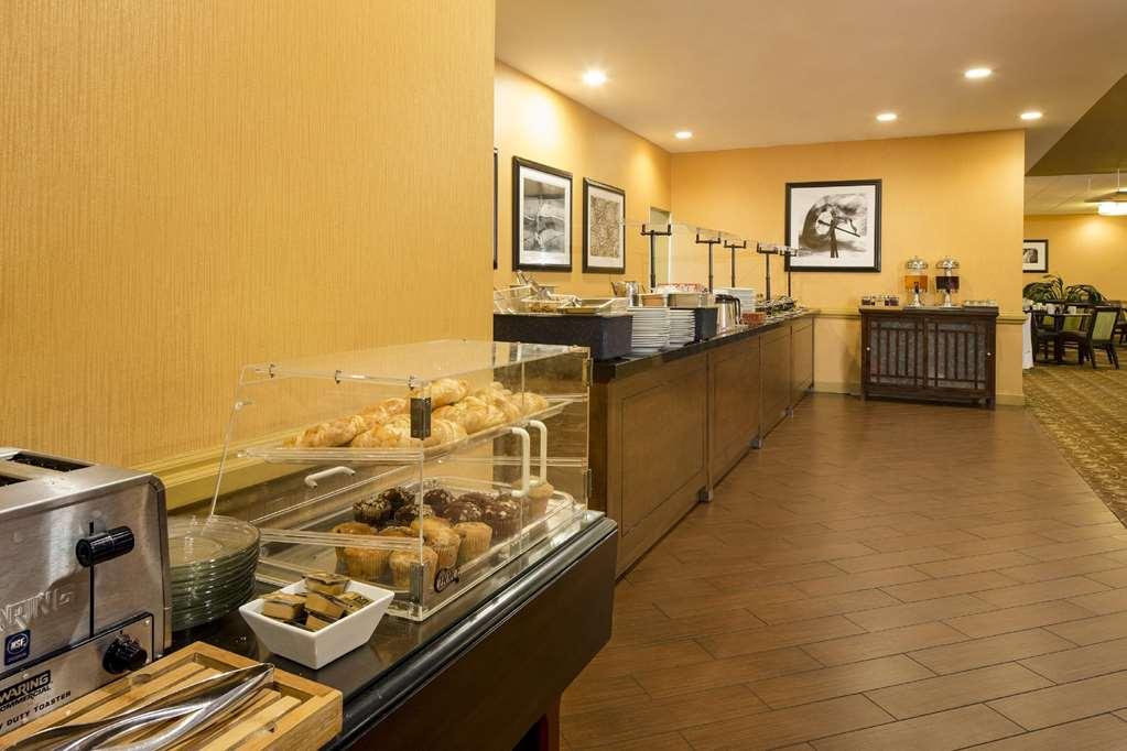 Doubletree By Hilton Hotel Raleigh - Brownstone - University Restoran foto