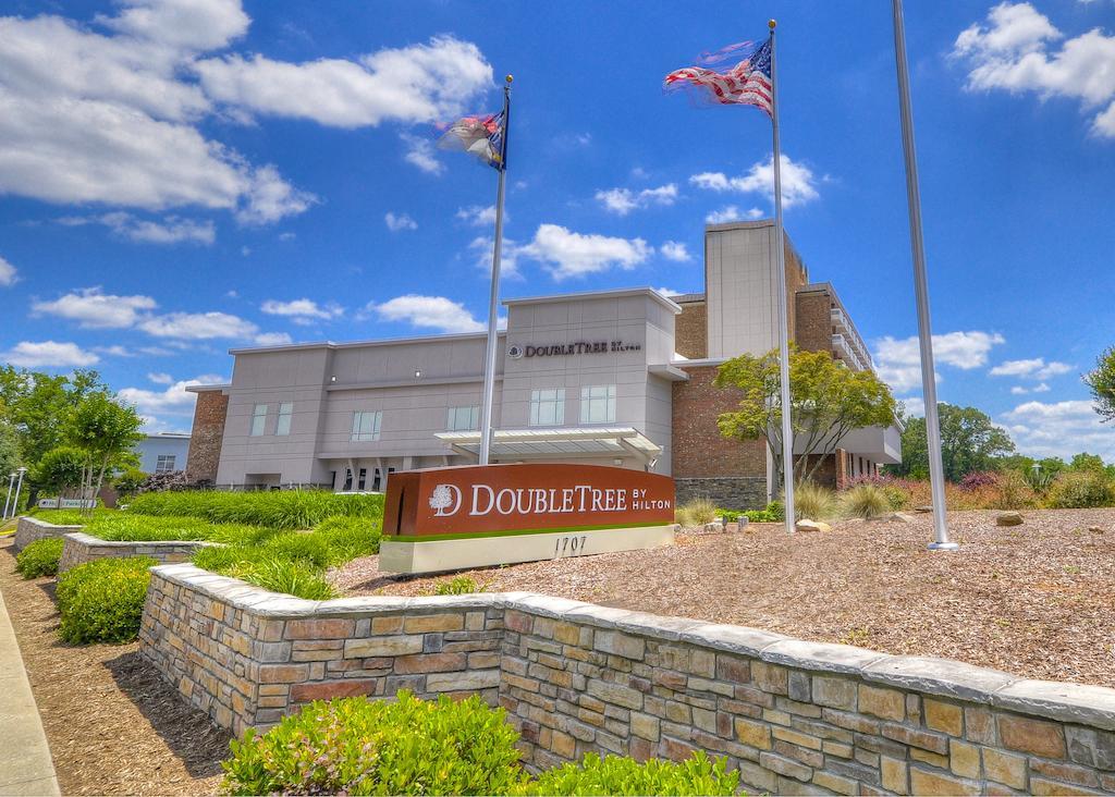 Doubletree By Hilton Hotel Raleigh - Brownstone - University Bagian luar foto