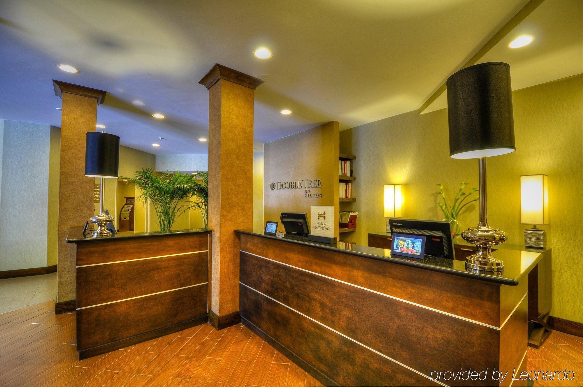 Doubletree By Hilton Hotel Raleigh - Brownstone - University Bagian luar foto