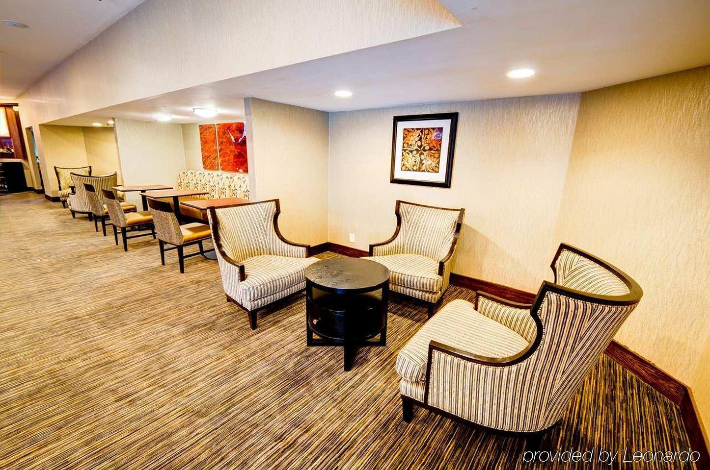 Doubletree By Hilton Hotel Raleigh - Brownstone - University Bagian luar foto