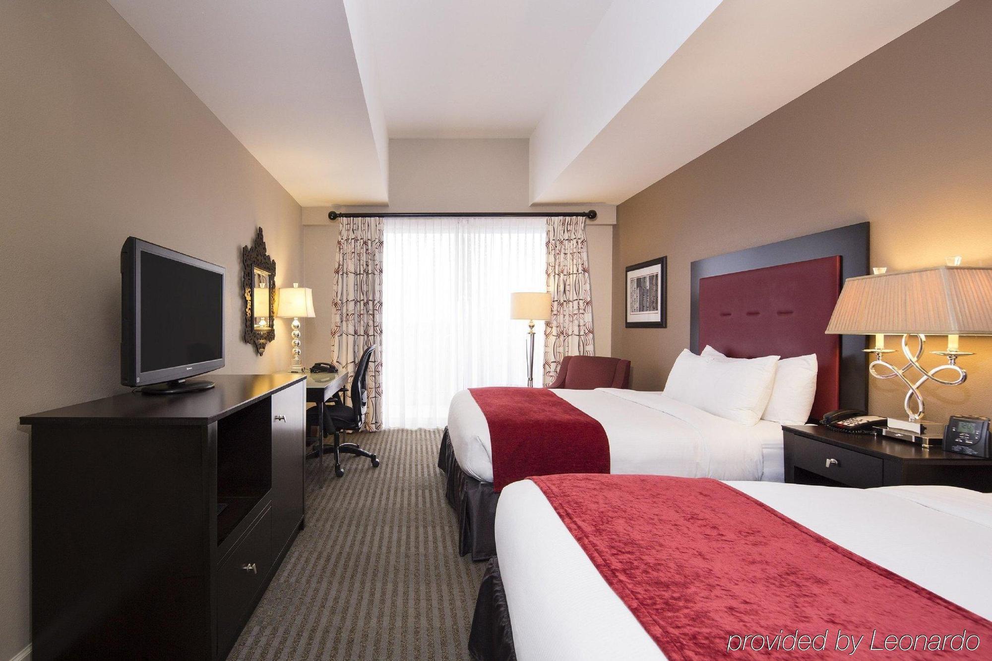 Doubletree By Hilton Hotel Raleigh - Brownstone - University Bagian luar foto