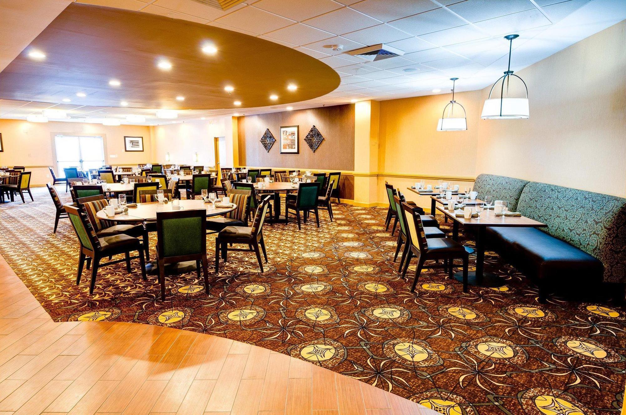 Doubletree By Hilton Hotel Raleigh - Brownstone - University Bagian luar foto