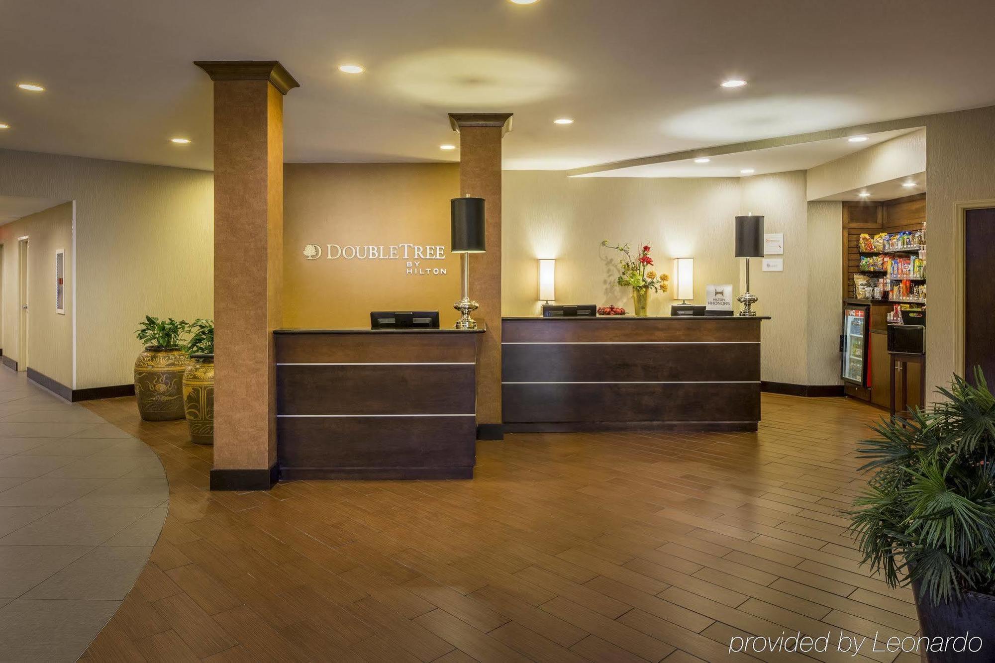 Doubletree By Hilton Hotel Raleigh - Brownstone - University Bagian luar foto
