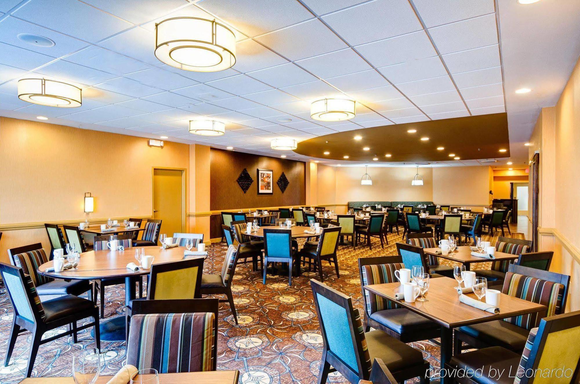 Doubletree By Hilton Hotel Raleigh - Brownstone - University Bagian luar foto