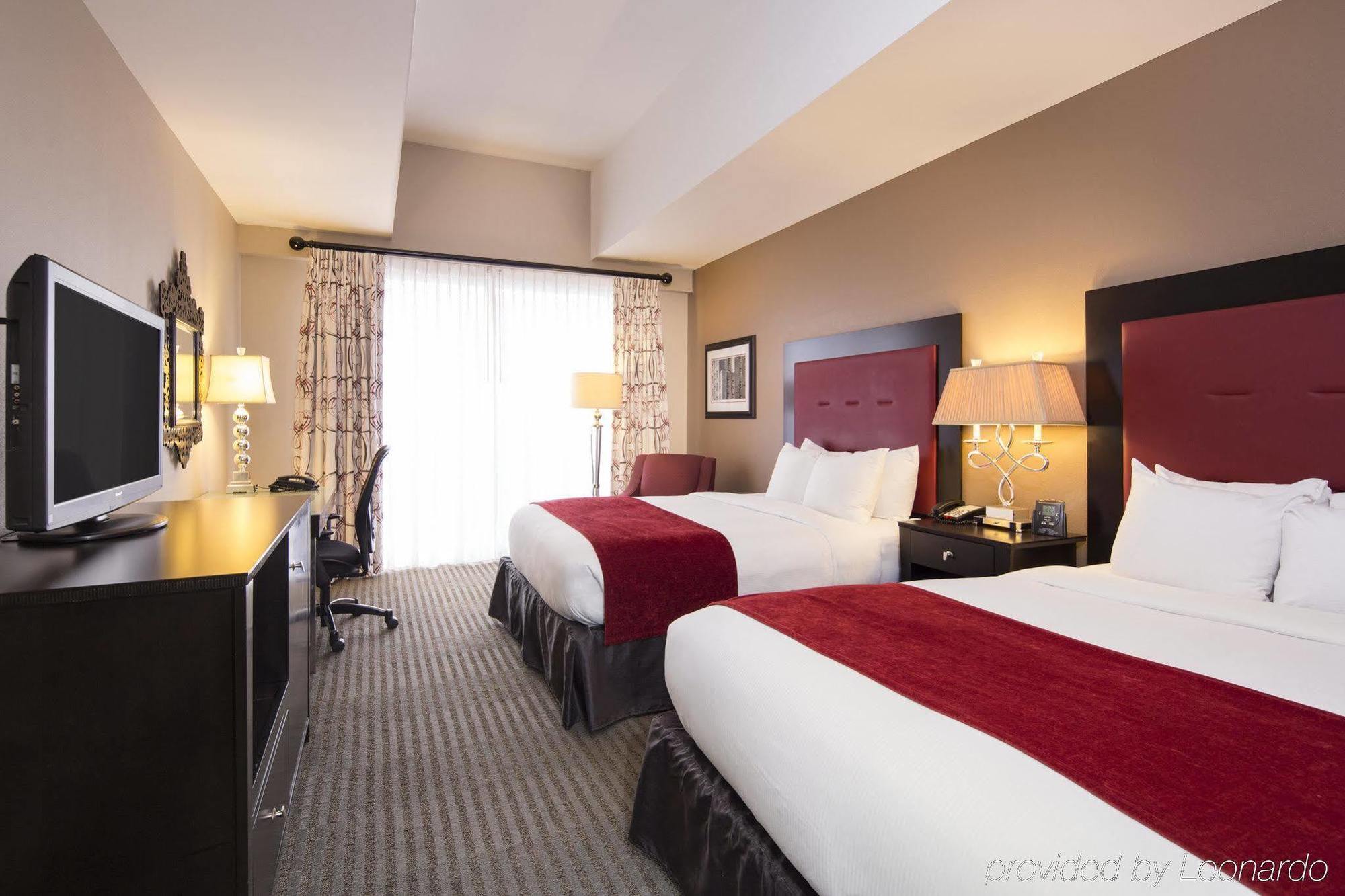 Doubletree By Hilton Hotel Raleigh - Brownstone - University Bagian luar foto