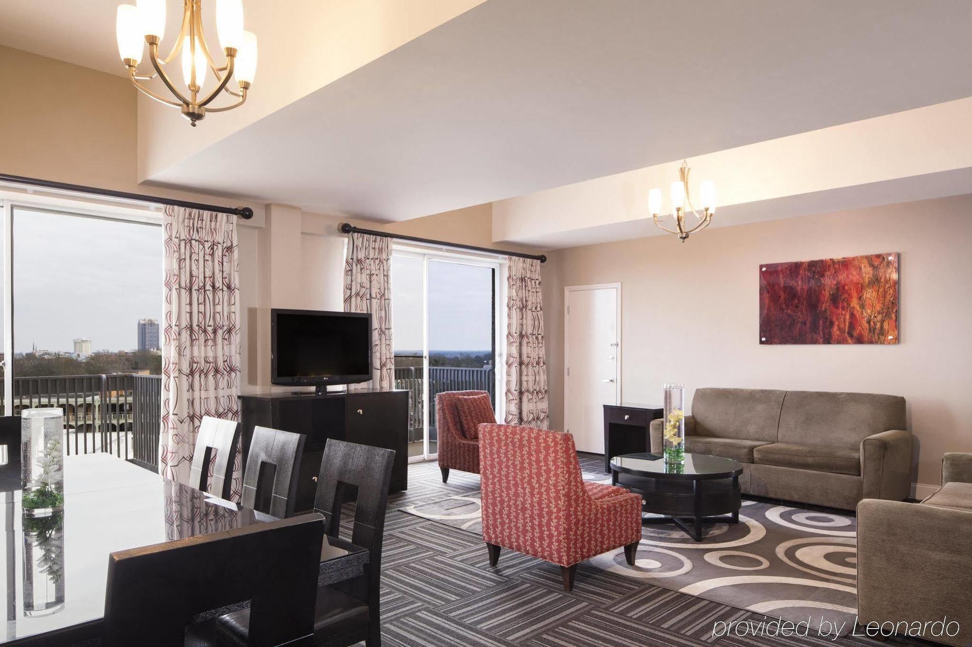 Doubletree By Hilton Hotel Raleigh - Brownstone - University Bagian luar foto