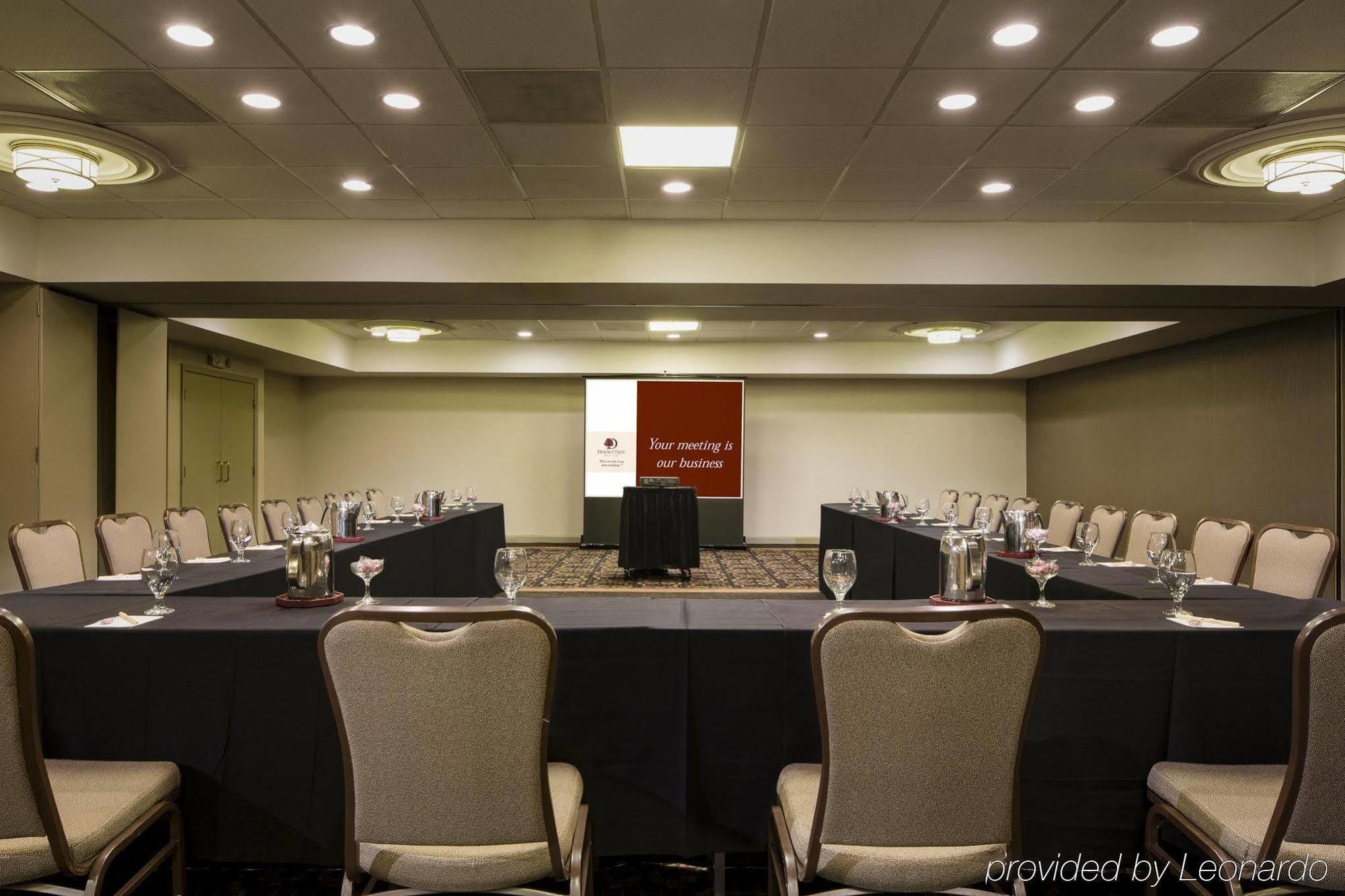Doubletree By Hilton Hotel Raleigh - Brownstone - University Bagian luar foto