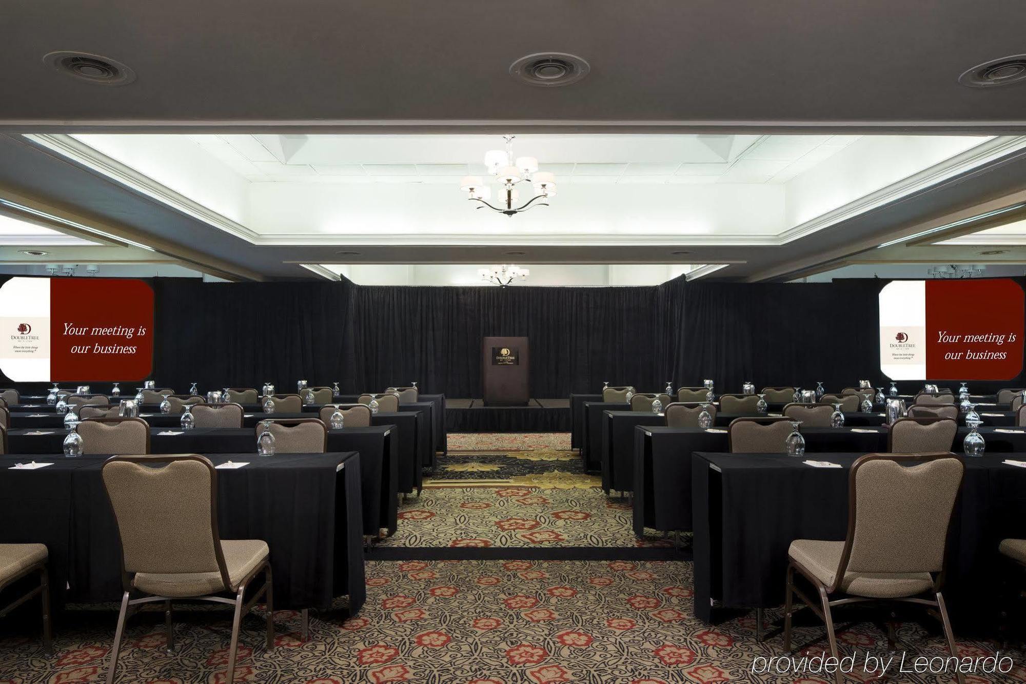 Doubletree By Hilton Hotel Raleigh - Brownstone - University Bagian luar foto