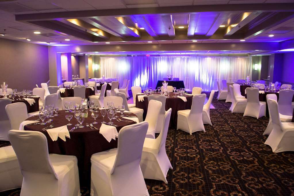 Doubletree By Hilton Hotel Raleigh - Brownstone - University Fasilitas foto
