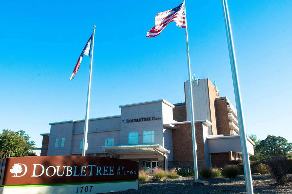 Doubletree By Hilton Hotel Raleigh - Brownstone - University Bagian luar foto