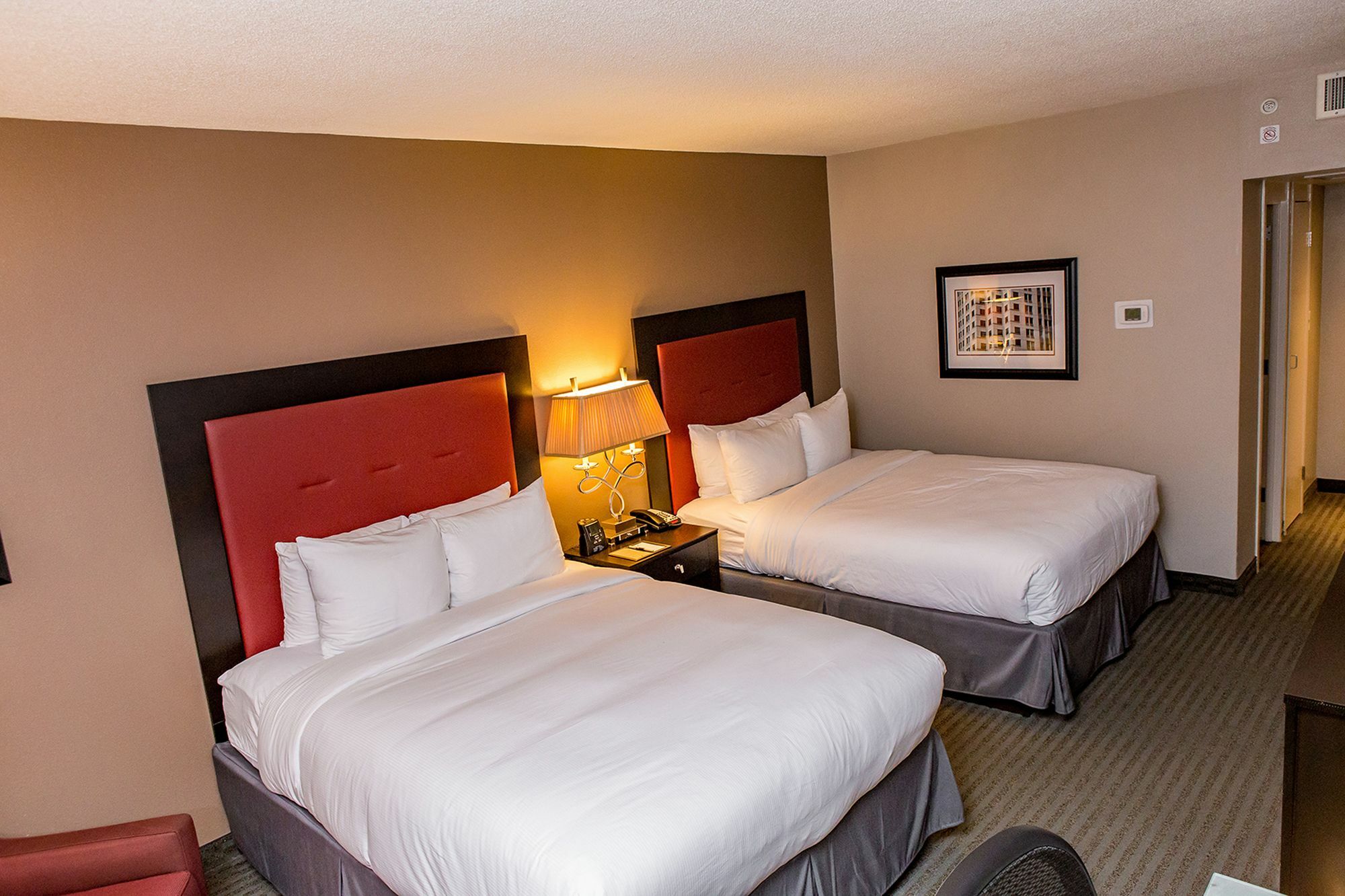 Doubletree By Hilton Hotel Raleigh - Brownstone - University Bagian luar foto