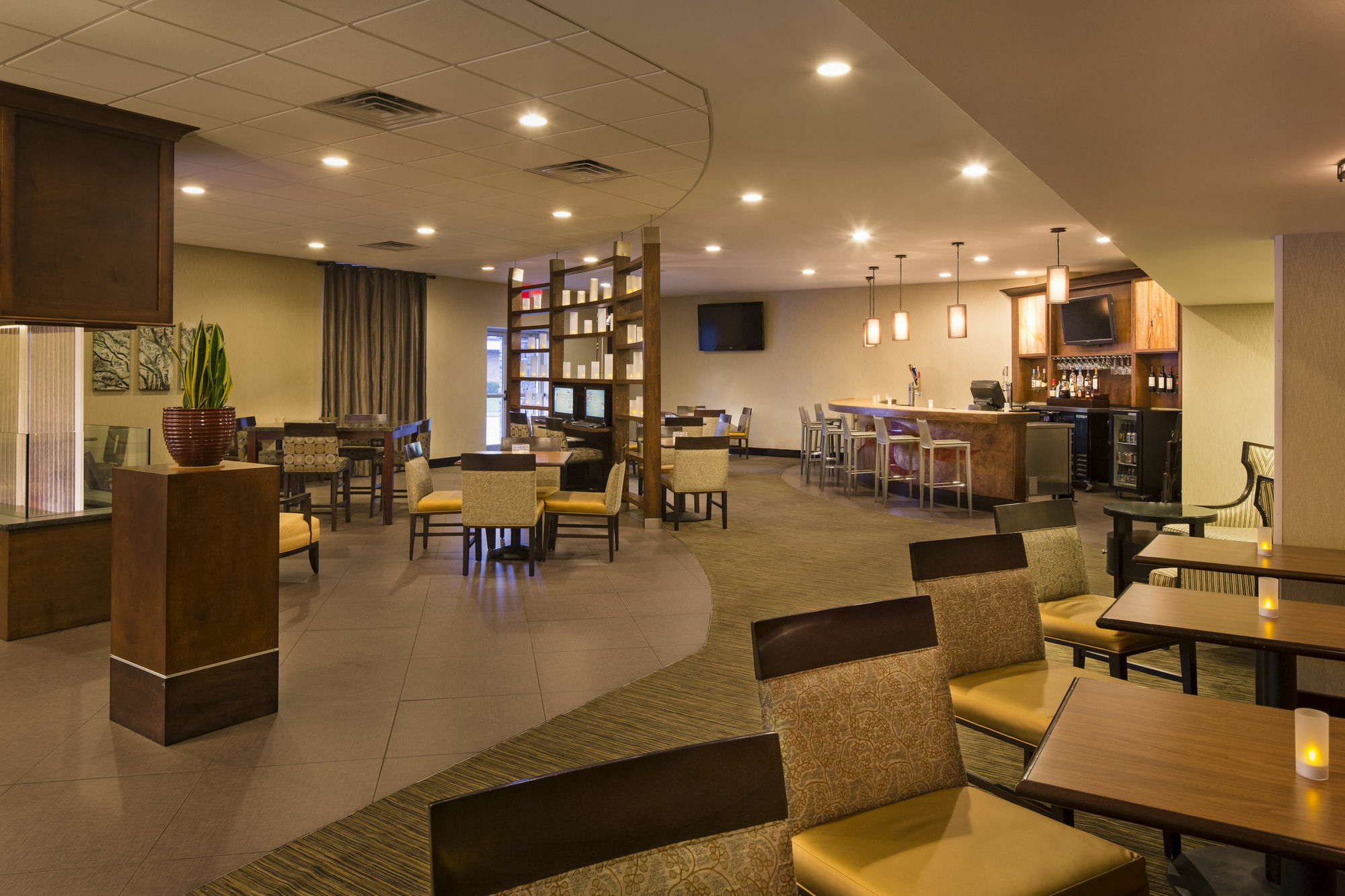 Doubletree By Hilton Hotel Raleigh - Brownstone - University Bagian luar foto