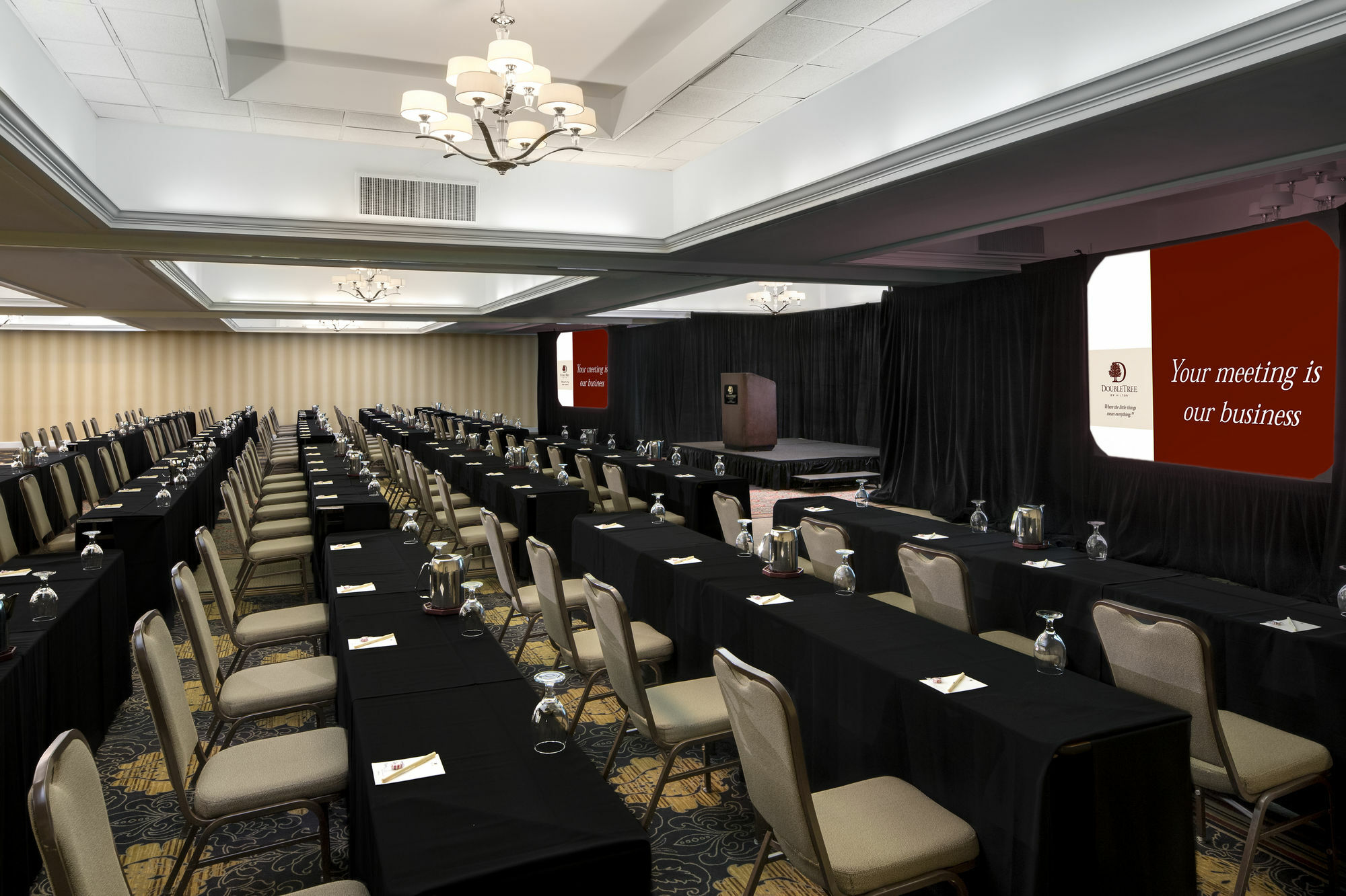 Doubletree By Hilton Hotel Raleigh - Brownstone - University Bagian luar foto