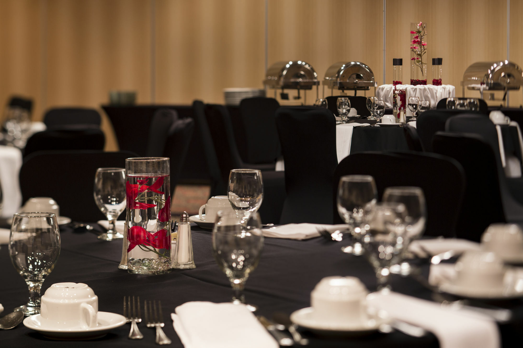 Doubletree By Hilton Hotel Raleigh - Brownstone - University Bagian luar foto
