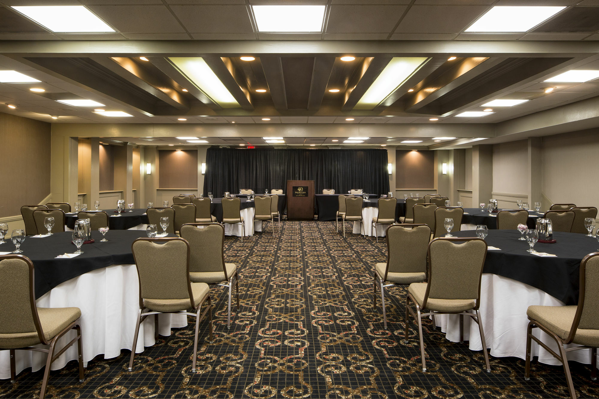 Doubletree By Hilton Hotel Raleigh - Brownstone - University Bagian luar foto