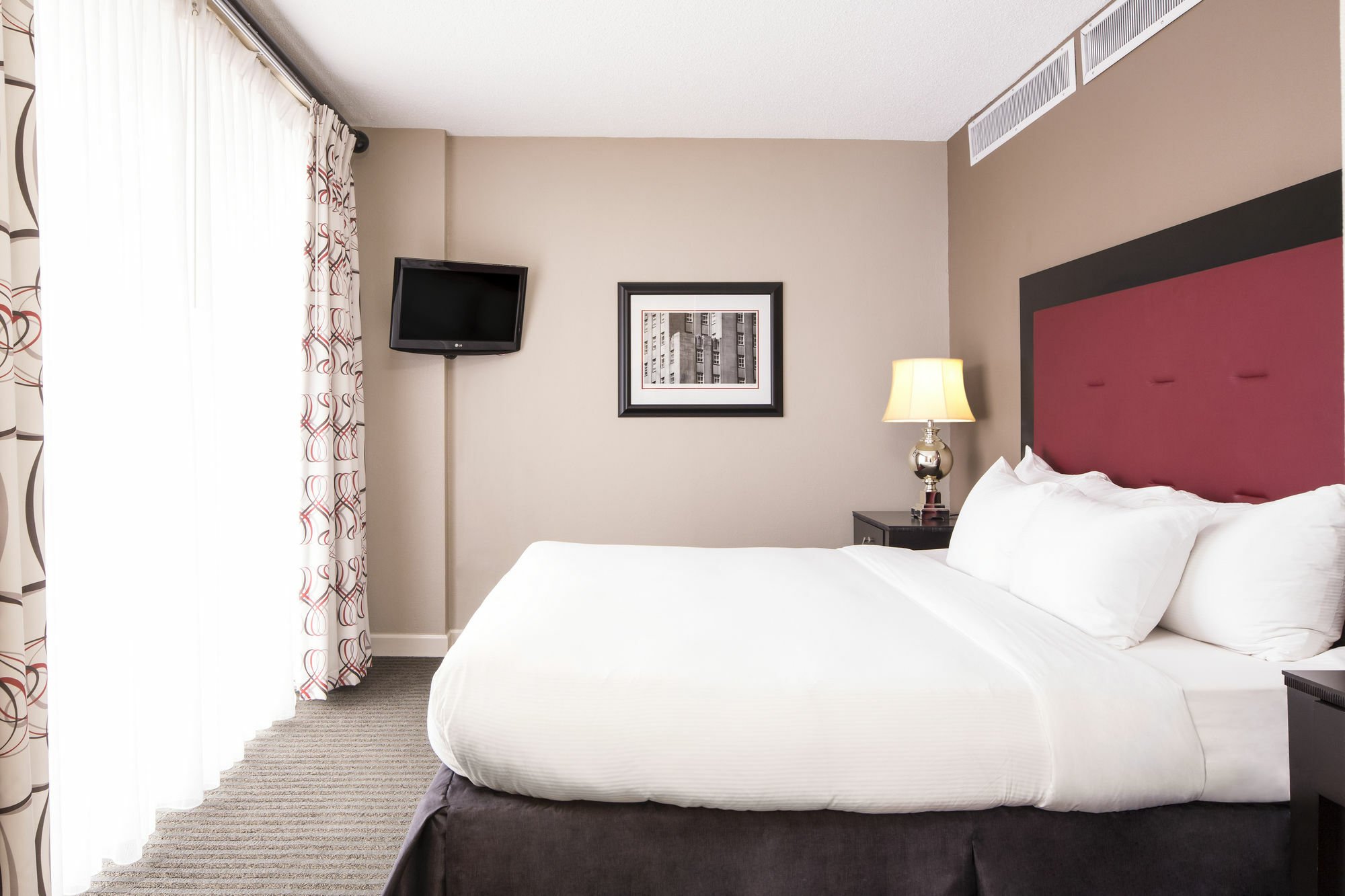 Doubletree By Hilton Hotel Raleigh - Brownstone - University Bagian luar foto