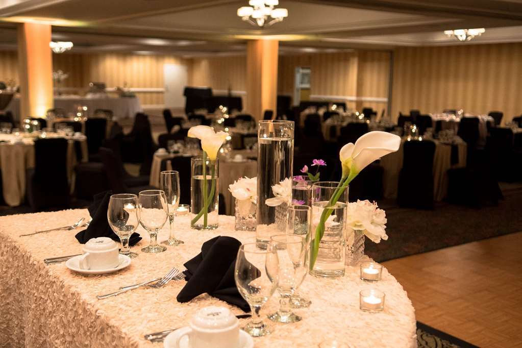 Doubletree By Hilton Hotel Raleigh - Brownstone - University Fasilitas foto